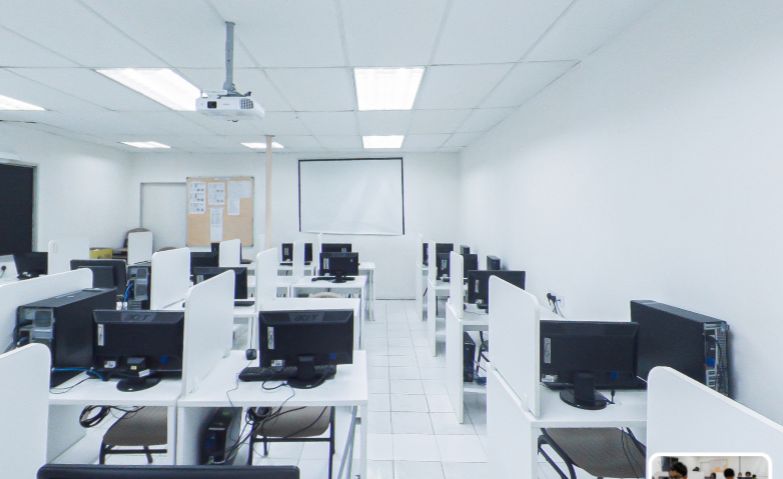赛弗国际学校 校园图片 1